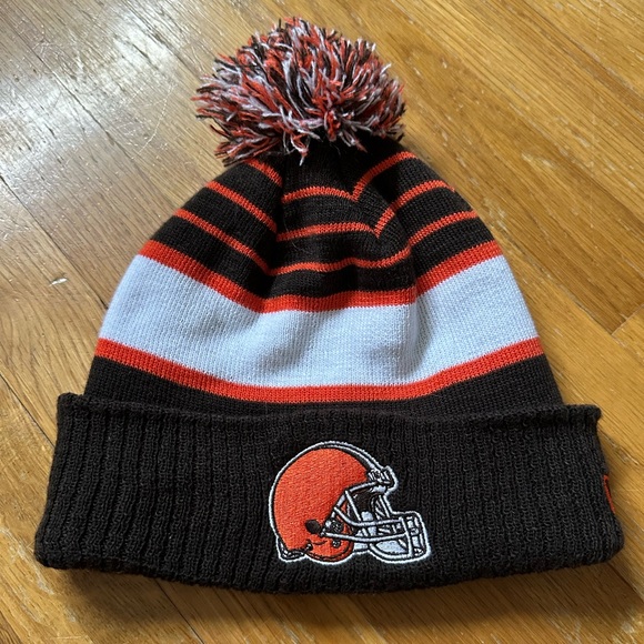 New Era Other - EUC Cleveland Browns New Era Knit Beanie Hat NFL Historic‎ On Field Lids